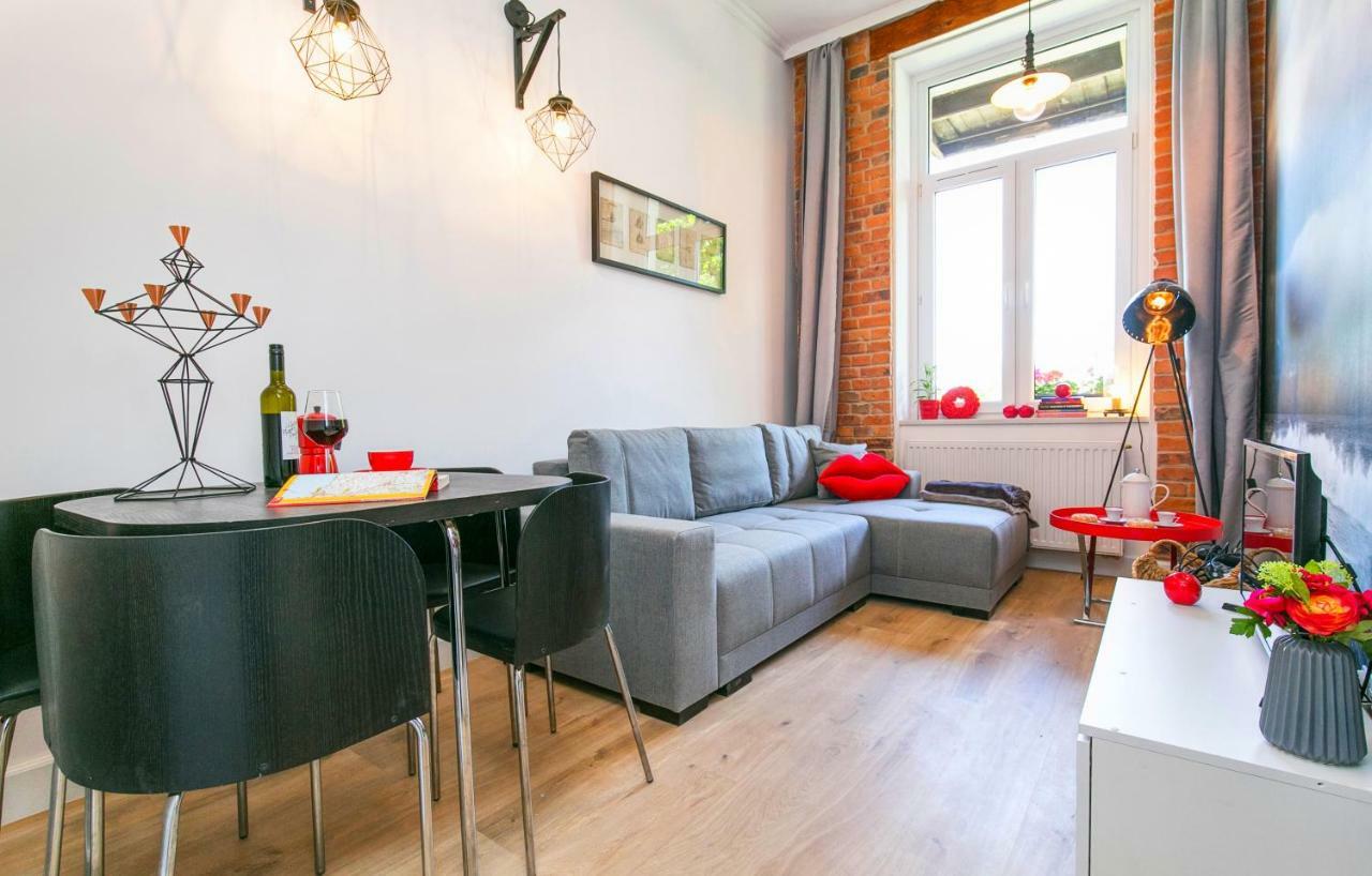 Berg Apartament Red Obok Starego Miasta กดัญสก์ ภายนอก รูปภาพ